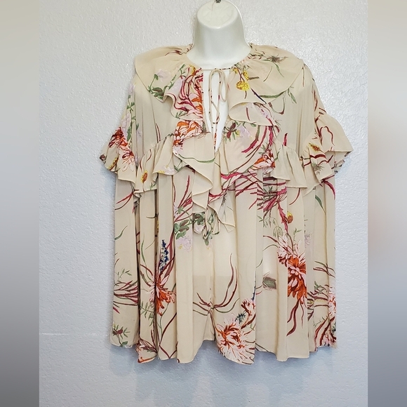 H&M Floral Flounce Ruffle Tiered Blouse Cream Red Green Flowy Boho Top Size XS - Picture 3 of 10